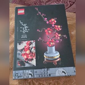 Flower Lego Set... New In Box...